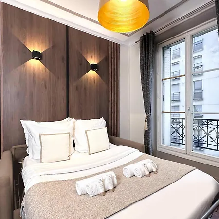 Charming Flat Near Eiffel Tower Apartment *