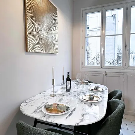 Charming Flat Near Eiffel Tower *